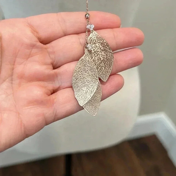 Necklace - Picture 2 of 9